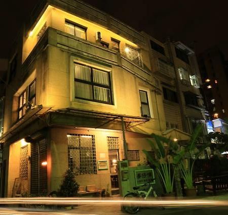 Meng Zi Bu _Dream Corner Vandrarhem Tainan Exteriör bild